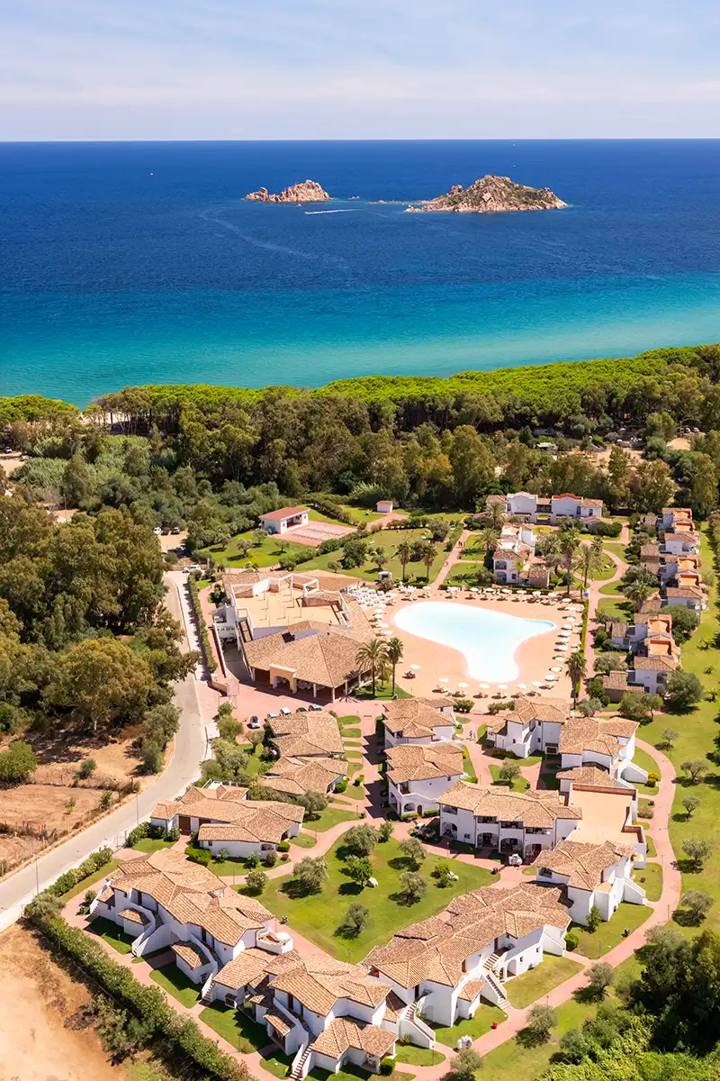 Vista aerea del Resort e dell'Isolotto d'Ogliastra